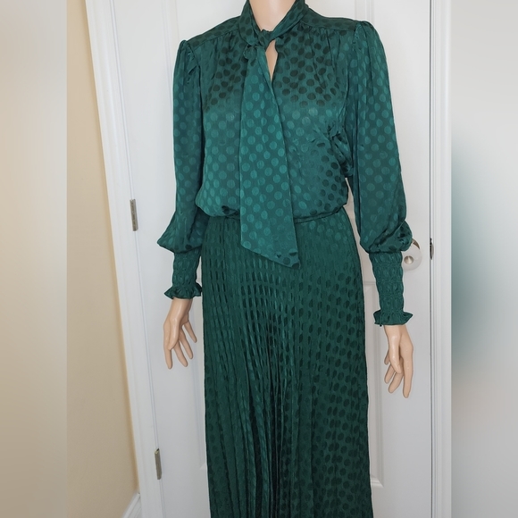 Max studio two piece set - Picture 4 of 16